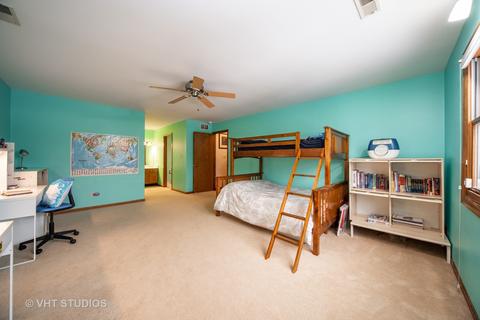 1131 Warwick Cir N, Hoffman Estates, IL 60169 photo 20