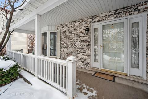 1131 Warwick Cir N, Hoffman Estates, IL 60169 photo 3