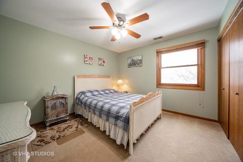 1131 Warwick Cir N, Hoffman Estates, IL 60169 photo 22