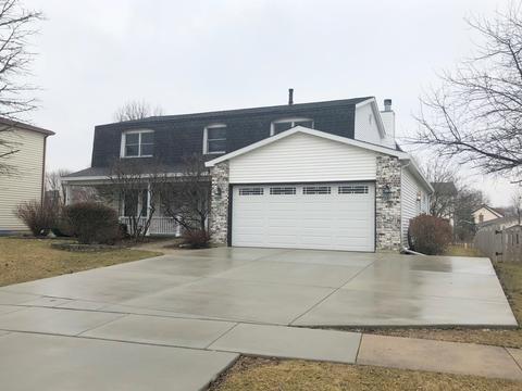 1131 Warwick Cir N, Hoffman Estates, IL 60169 photo 2
