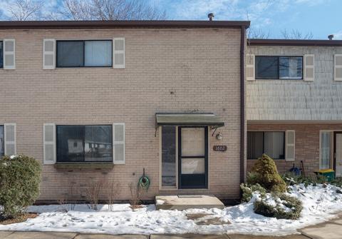 1602 Tahoe Circle Dr, Wheeling, IL 60090 photo 1