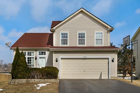 532 Maple Dr, Streamwood, IL 60107 photo 2