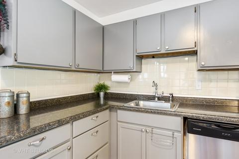 1450 Gentry Rd, Hoffman Estates, IL 60169 photo 4