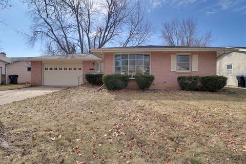 321 Garfield Dr, Bloomington, IL 61701 photo 1