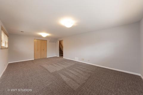 890 Timothy Ln, Des Plaines, IL 60016 photo 14