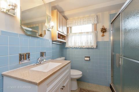 890 Timothy Ln, Des Plaines, IL 60016 photo 16