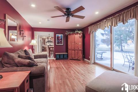 150 Exeter Ct, Roselle, IL 60172 photo 17
