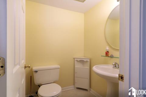 150 Exeter Ct, Roselle, IL 60172 photo 3
