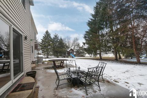 150 Exeter Ct, Roselle, IL 60172 photo 39