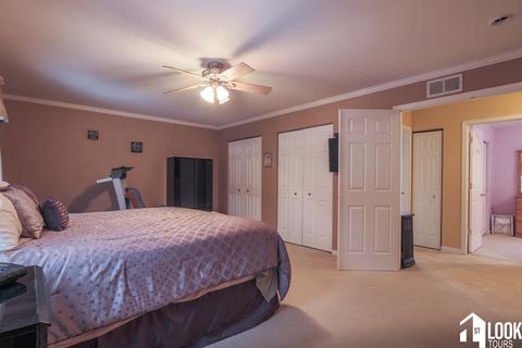150 Exeter Ct, Roselle, IL 60172 photo 22