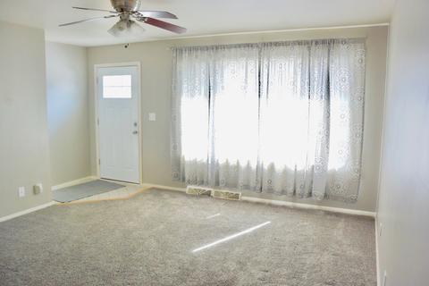 615 E Lee St, Plano, IL 60545 photo 4