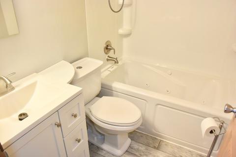 615 E Lee St, Plano, IL 60545 photo 5