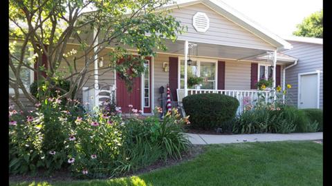 101 Wright Dr, Utica, IL 61373 photo 2