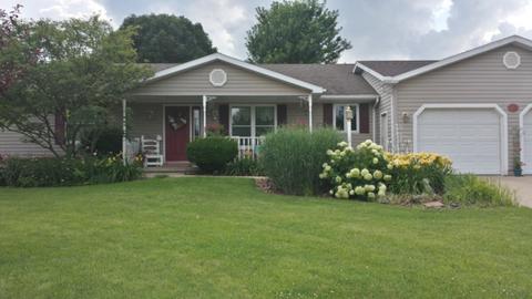 101 Wright Dr, Utica, IL 61373 photo 1