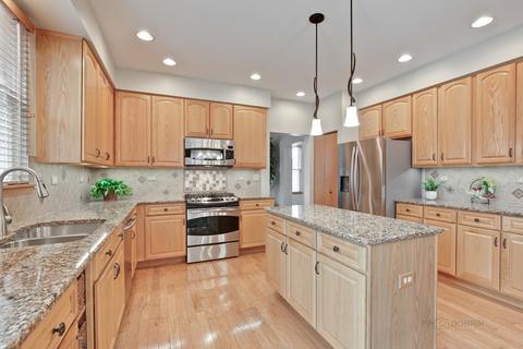 5372 Galloway Dr, Hoffman Estates, IL 60192 photo 9