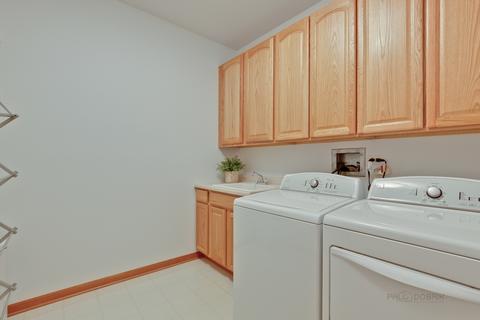 5372 Galloway Dr, Hoffman Estates, IL 60192 photo 17