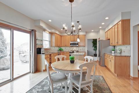 5372 Galloway Dr, Hoffman Estates, IL 60192 photo 8