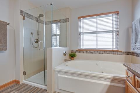 5372 Galloway Dr, Hoffman Estates, IL 60192 photo 21