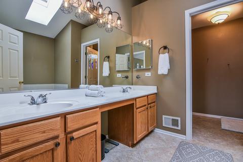 1642 Montclair Dr, Elgin, IL 60123 photo 20