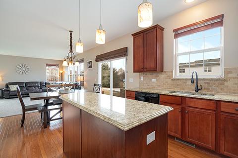 640 Versailles Dr, Bartlett, IL 60103 photo 12