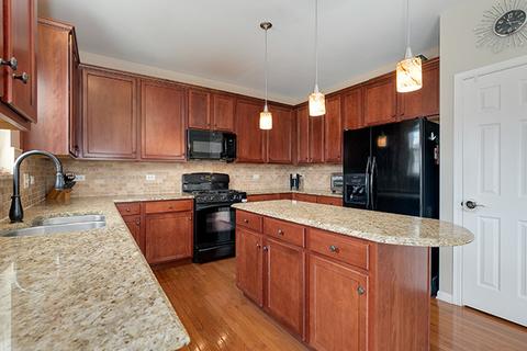 640 Versailles Dr, Bartlett, IL 60103 photo 10