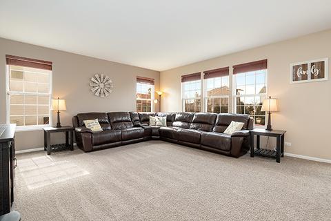 640 Versailles Dr, Bartlett, IL 60103 photo 15