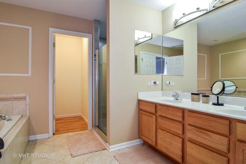 157 Hearthstone Dr, Bartlett, IL 60103 photo 9