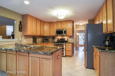 157 Hearthstone Dr, Bartlett, IL 60103 photo 3