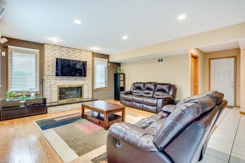 1560 Creekside Dr, Hoffman Estates, IL 60169 photo 17