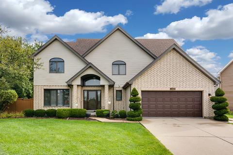 1560 Creekside Dr, Hoffman Estates, IL 60169 photo 1