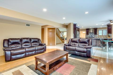 1560 Creekside Dr, Hoffman Estates, IL 60169 photo 19