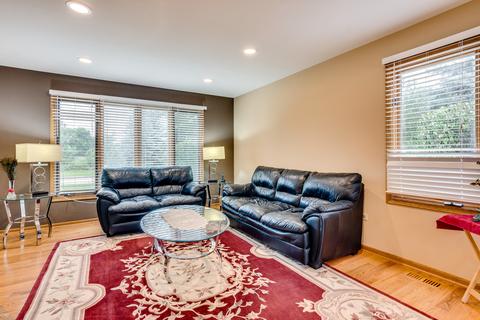 1560 Creekside Dr, Hoffman Estates, IL 60169 photo 13