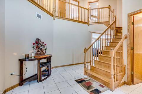 1560 Creekside Dr, Hoffman Estates, IL 60169 photo 10