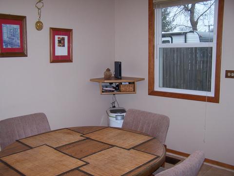 2404 Kirchoff Rd, Rolling Meadows, IL 60008 photo 4