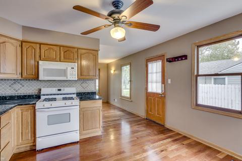 3601 Kingfisher Ln, Rolling Meadows, IL 60008 photo 8