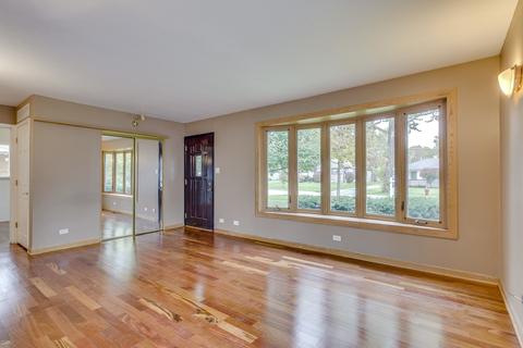 3601 Kingfisher Ln, Rolling Meadows, IL 60008 photo 2