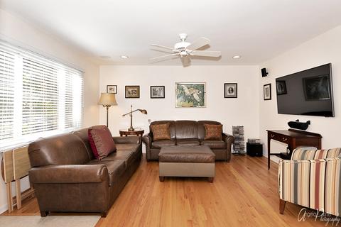276 Maureen Dr, Wheeling, IL 60090 photo 3