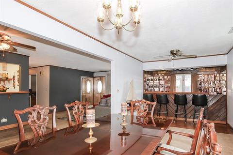 585 Geronimo St, Hoffman Estates, IL 60169 photo 16