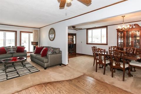 585 Geronimo St, Hoffman Estates, IL 60169 photo 8