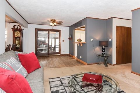585 Geronimo St, Hoffman Estates, IL 60169 photo 10