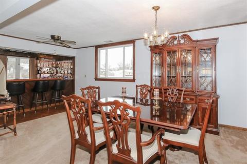 585 Geronimo St, Hoffman Estates, IL 60169 photo 11