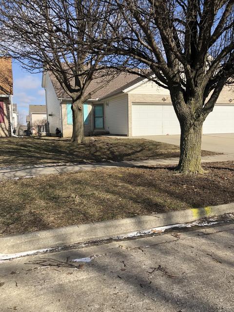 34 Rounds Rd, Bloomington, IL 61704 photo 2