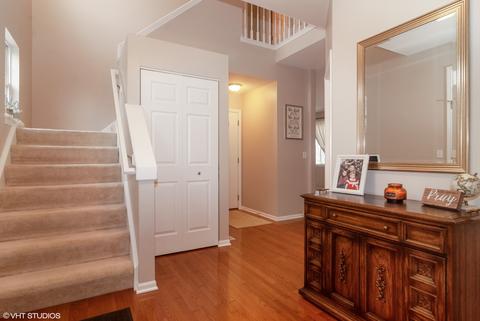 1631 S Hampton Dr, Aurora, IL 60506 photo 3