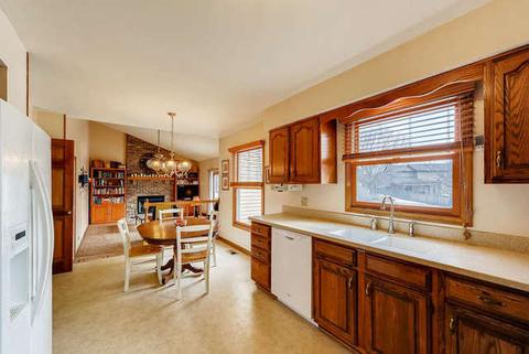 637 Shenandoah Trl, Elgin, IL 60123 photo 8
