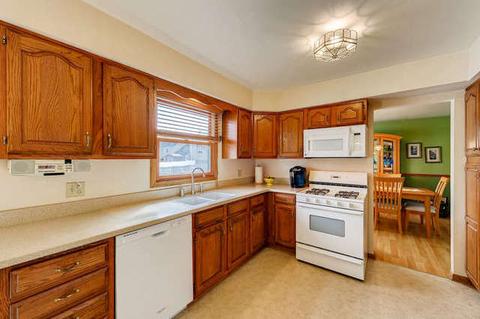 637 Shenandoah Trl, Elgin, IL 60123 photo 11