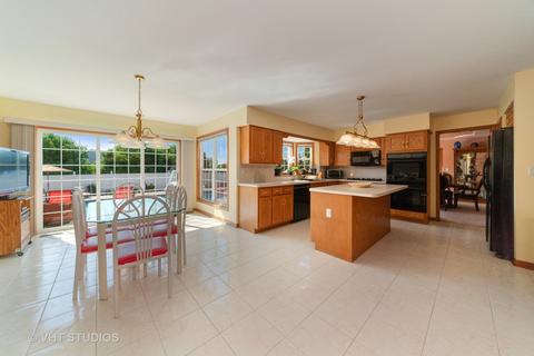 2006 Saint Andrews Dr, Plainfield, IL 60586 photo 4