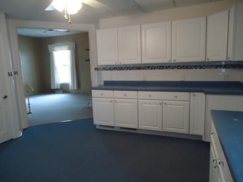 209 W 5th St, Gridley, IL 61744 photo 7