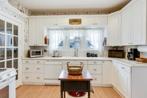 437 S 3rd St, West Dundee, IL 60118 photo 8