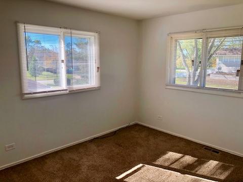 1345 Dennison Rd, Hoffman Estates, IL 60169 photo 8
