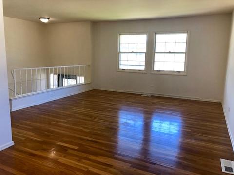 1345 Dennison Rd, Hoffman Estates, IL 60169 photo 11